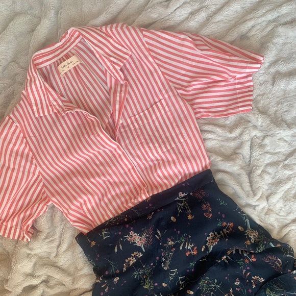 ANTHRO Isabella Sinclair Wellesley Button Down - Picture 3 of 7